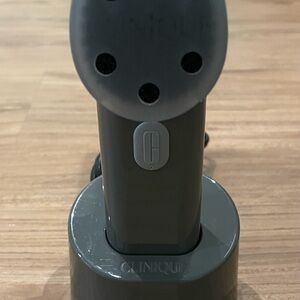 Clinique Charcoal Cleansing Device